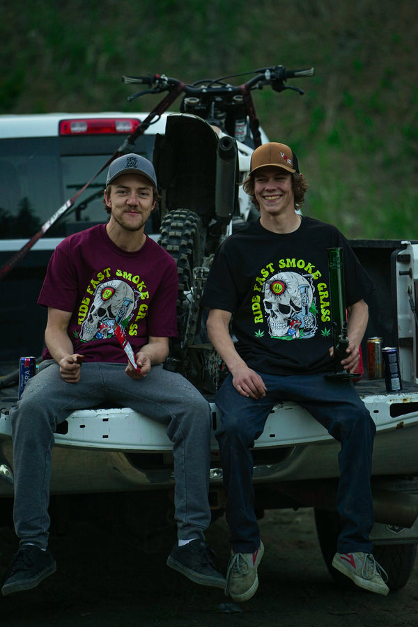 RIDE FAST SMOKE GRASS TEE